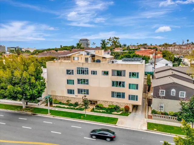 9520 W Olympic Boulevard 104, Beverly Hills, California 90212