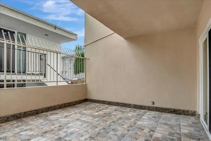9520 W Olympic Boulevard 104, Beverly Hills, California 90212