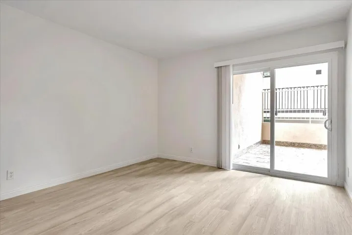 9520 W Olympic Boulevard 104, Beverly Hills, California 90212
