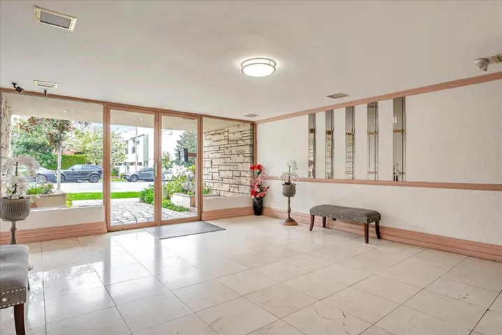 9520 W Olympic Boulevard 302, Beverly Hills, California 90212