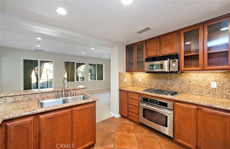 128 Roadrunner, Irvine, California 92603
