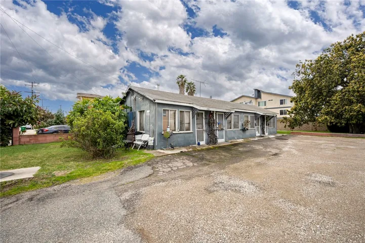 4 studio units