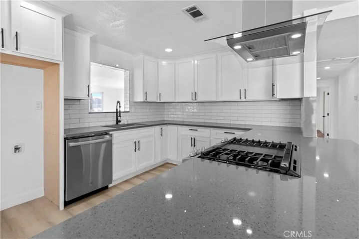13765 Deauville Drive, Victorville, California 92395