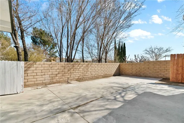 13765 Deauville Drive, Victorville, California 92395