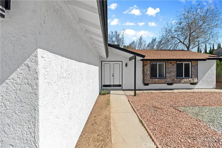 13765 Deauville Drive, Victorville, California 92395