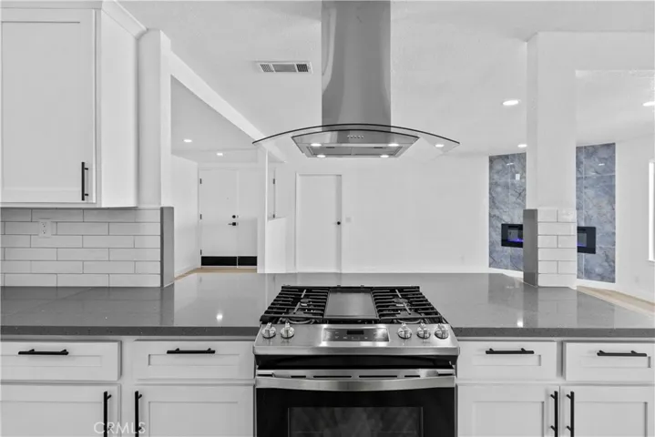 13765 Deauville Drive, Victorville, California 92395