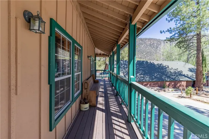 Lower deck