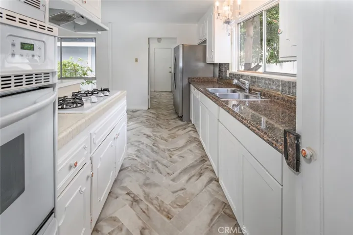 28210 Lomo Drive, Rancho Palos Verdes, California 90275
