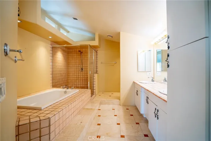 22320 Mission Circle 92, Chatsworth, California 91311