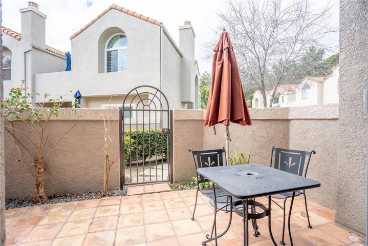 22320 Mission Circle 92, Chatsworth, California 91311
