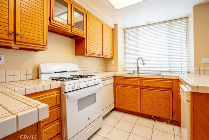 22320 Mission Circle 92, Chatsworth, California 91311