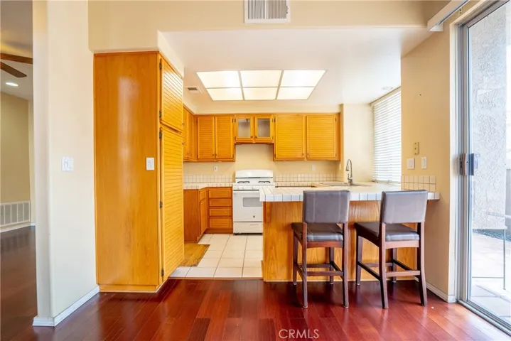 22320 Mission Circle 92, Chatsworth, California 91311