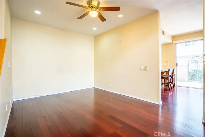 22320 Mission Circle 92, Chatsworth, California 91311
