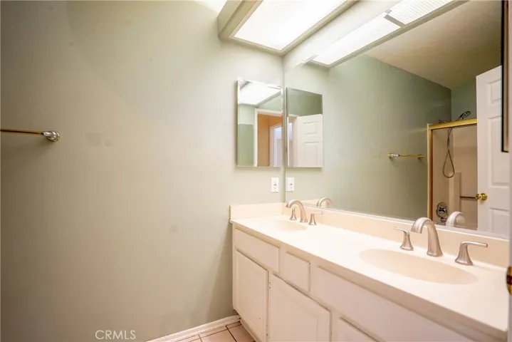 22320 Mission Circle 92, Chatsworth, California 91311
