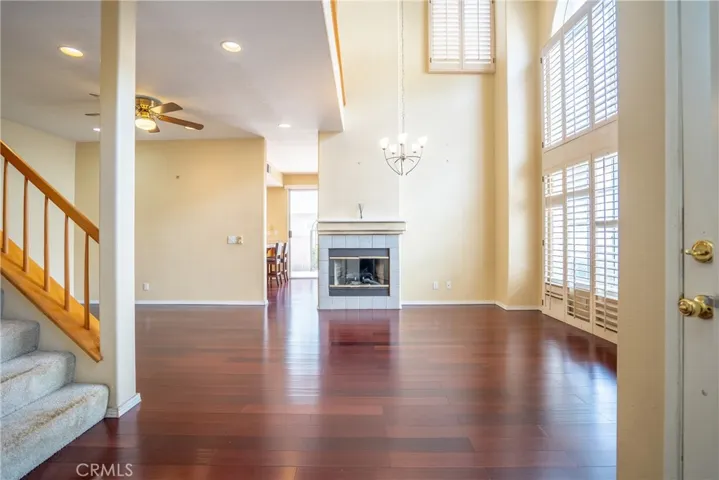 22320 Mission Circle 92, Chatsworth, California 91311