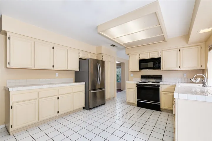 7786 Longs Peak Drive, Jurupa Valley, California 92509