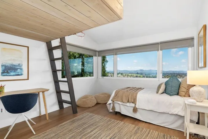Upstairs Second Bedroom
