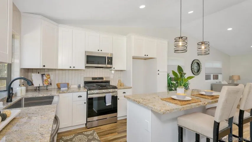 11379 Red Cedar Ln, San Diego, California 92131