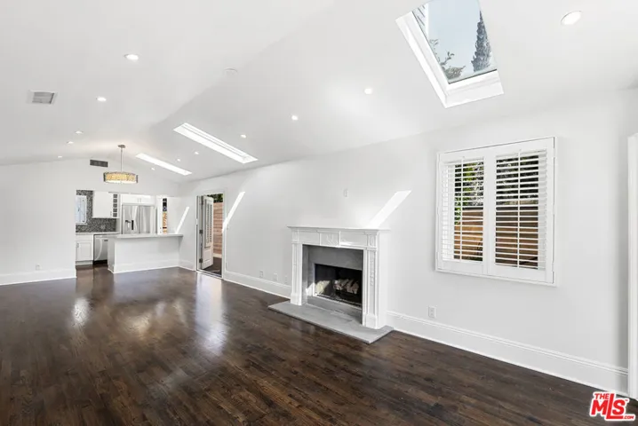 9041 Harland Avenue, West Hollywood, California 90069