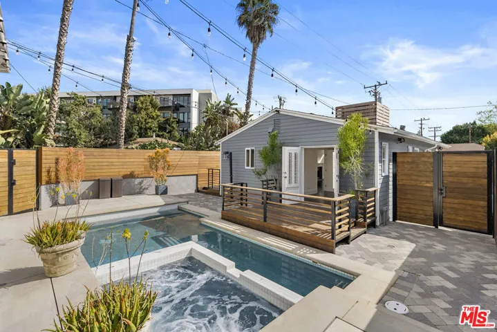 9041 Harland Avenue, West Hollywood, California 90069