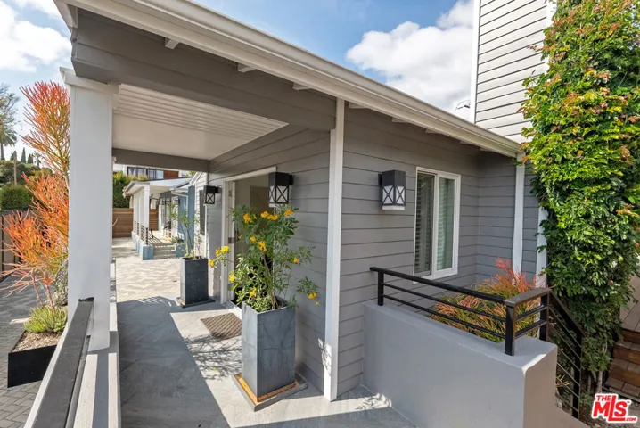 9041 Harland Avenue, West Hollywood, California 90069