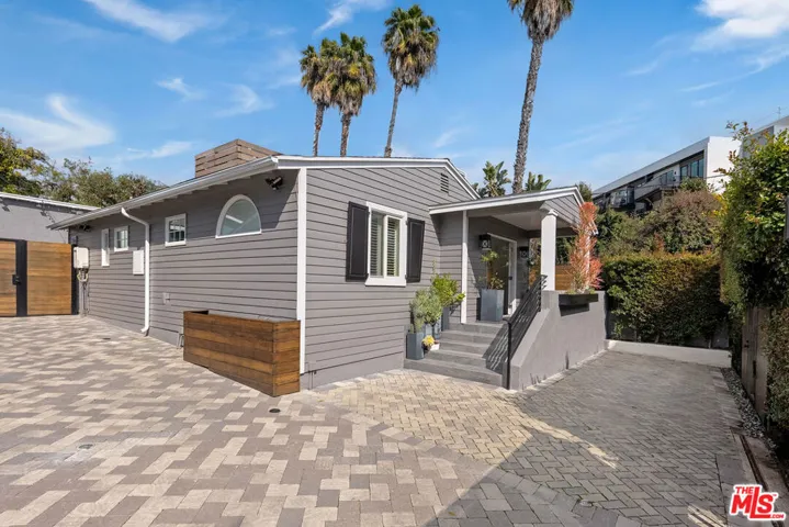 9041 Harland Avenue, West Hollywood, California 90069
