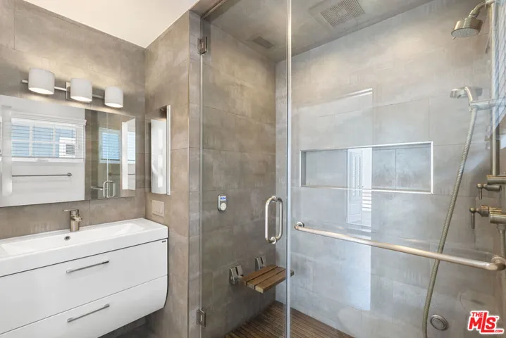 9041 Harland Avenue, West Hollywood, California 90069