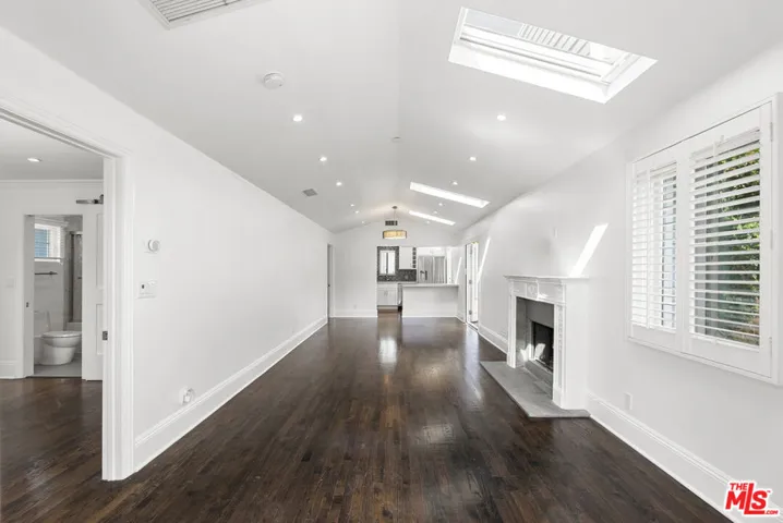 9041 Harland Avenue, West Hollywood, California 90069