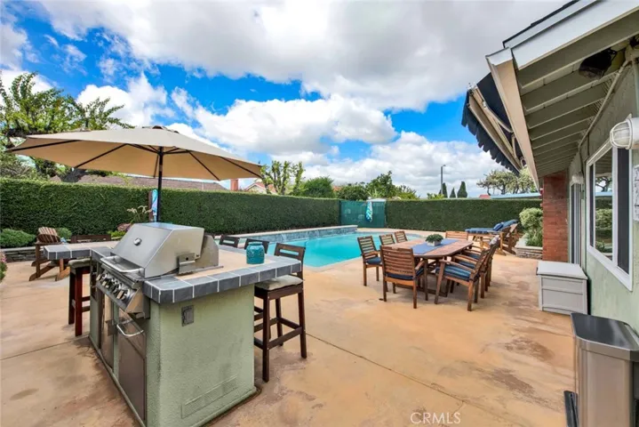 17925 Los Prados Street, Fountain Valley, California 92708