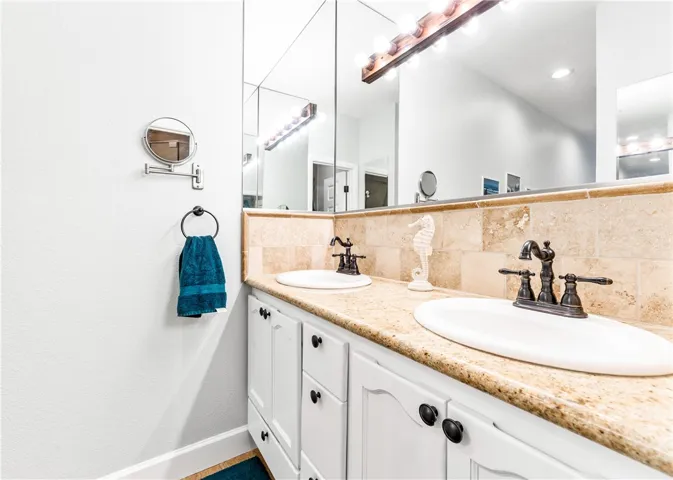 626 Lake Street 39, Huntington Beach, California 92648