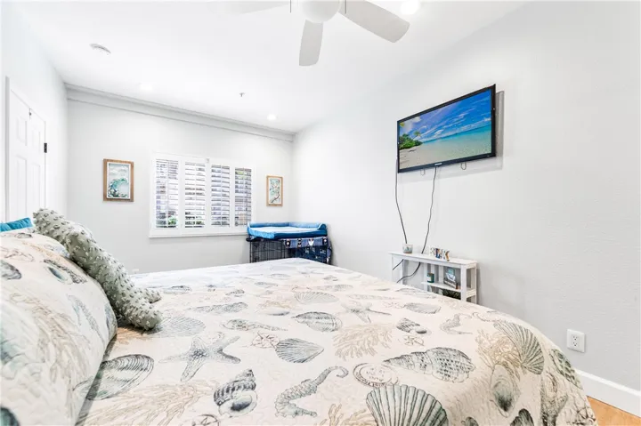 626 Lake Street 39, Huntington Beach, California 92648