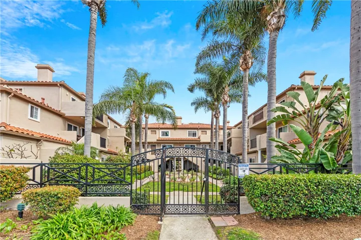 626 Lake Street 39, Huntington Beach, California 92648