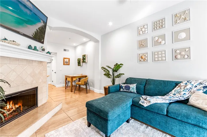 626 Lake Street 39, Huntington Beach, California 92648