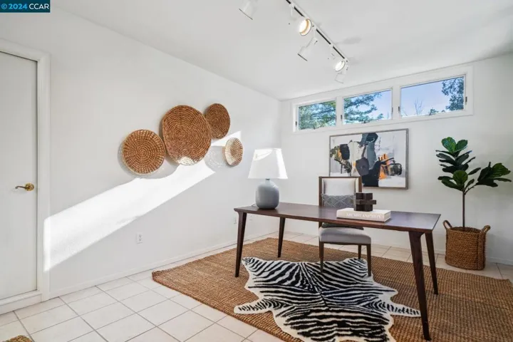 32 Hacienda Circle, Orinda, California 94563
