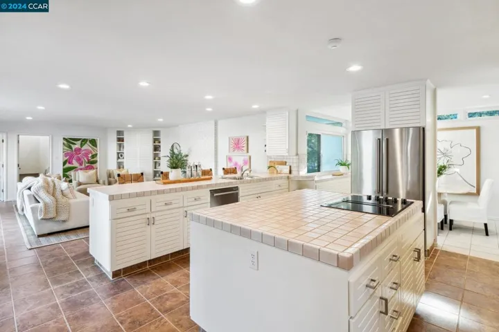 32 Hacienda Circle, Orinda, California 94563