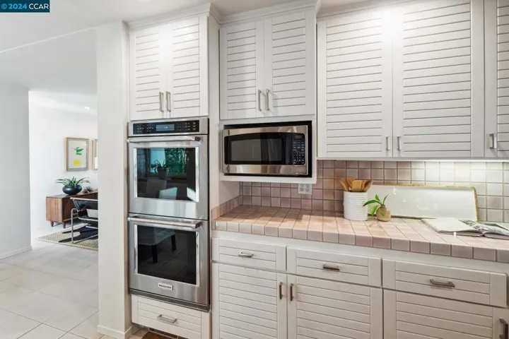 32 Hacienda Circle, Orinda, California 94563