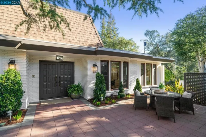 32 Hacienda Circle, Orinda, California 94563