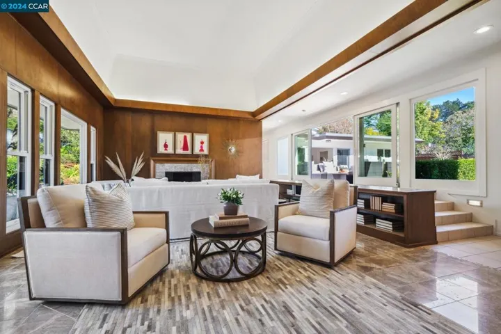 32 Hacienda Circle, Orinda, California 94563
