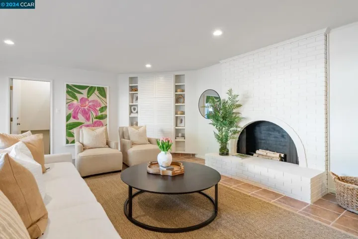 32 Hacienda Circle, Orinda, California 94563