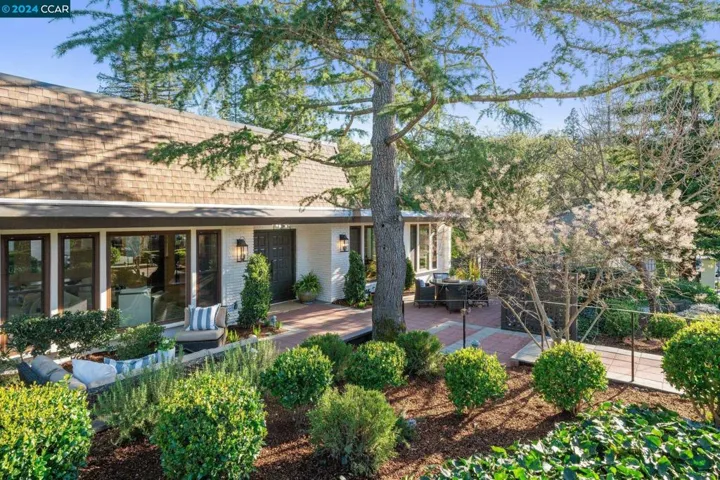 32 Hacienda Circle, Orinda, California 94563