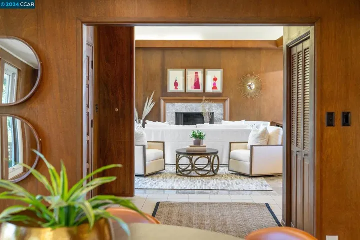 32 Hacienda Circle, Orinda, California 94563