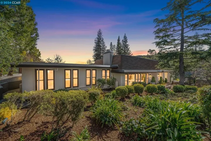 32 Hacienda Circle, Orinda, California 94563