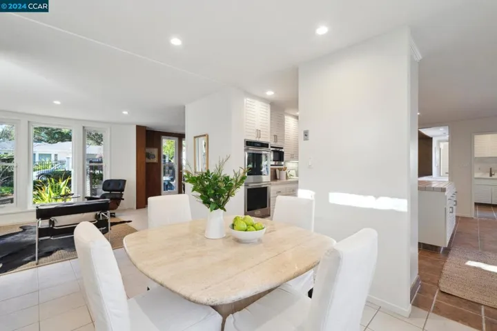 32 Hacienda Circle, Orinda, California 94563