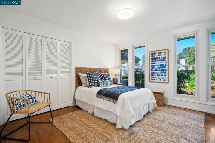 32 Hacienda Circle, Orinda, California 94563