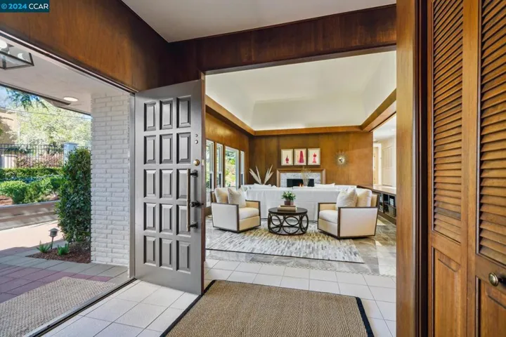 32 Hacienda Circle, Orinda, California 94563