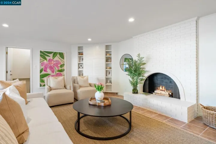 32 Hacienda Circle, Orinda, California 94563