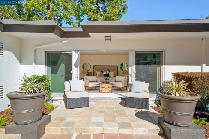 32 Hacienda Circle, Orinda, California 94563