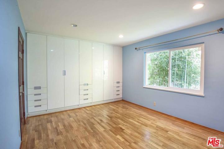2206 S Canfield Avenue, Los Angeles, California 90034