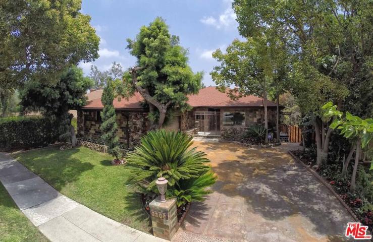 2206 S Canfield Avenue, Los Angeles, California 90034