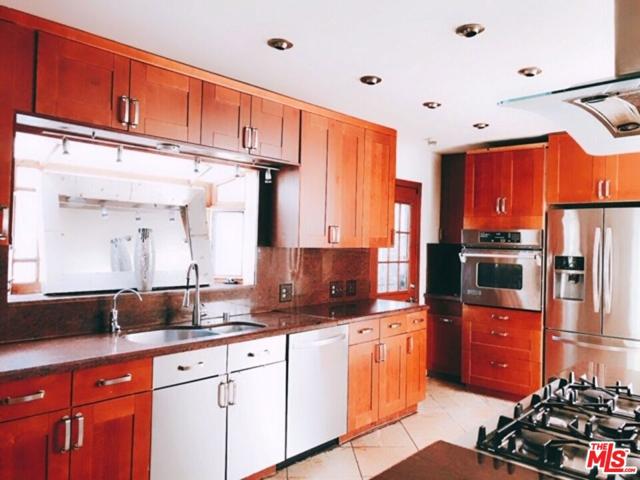 2206 S Canfield Avenue, Los Angeles, California 90034